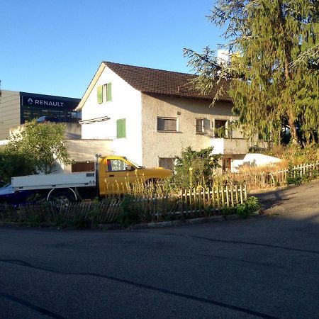 Baselhostel Fullinsdorf Esterno foto